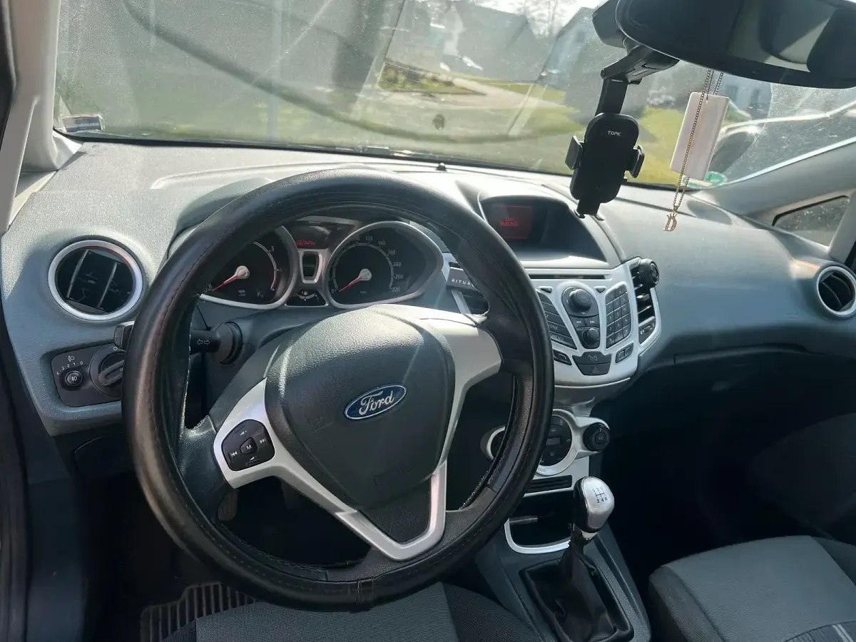 Gebraucht Ford Fiesta 60 PS (44 kW) 2009 Schwarz Kleinwagen