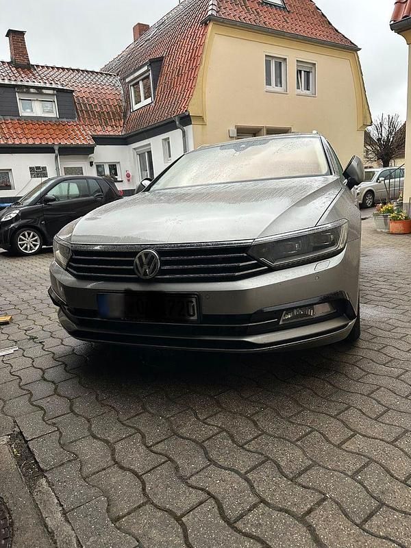 Gebraucht VW Passat Highline 150 PS (110 kW) 2016 Grau Kombi