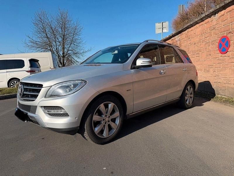 Gebraucht Mercedes ML350 258 PS (189 kW) 2012 Silber SUV