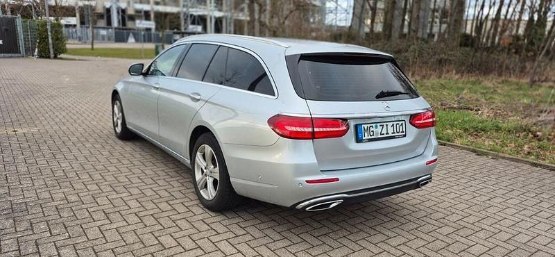 Gebraucht Mercedes E200 150 PS (110 kW) 2016 Silber Limousine