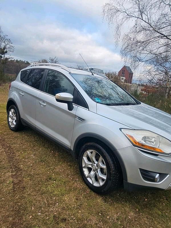 Gebraucht Ford Kuga 150 PS (110 kW) 2009 Grau SUV