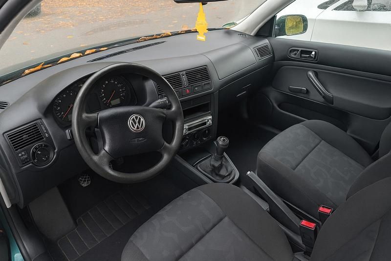 Grün Gebraucht 1998 VW Golf IV Kleinwagen | 400 € (Superpreis) - Bild 1/4