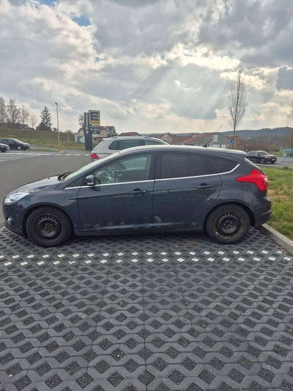 Gebraucht Ford Focus SYNC Edition 140 PS (102 kW) 2013 Blau Limousine