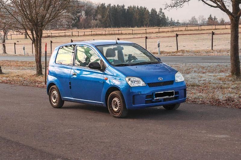 Gebraucht Daihatsu Cuore Plus 58 PS (42 kW) 2003 Blau Kleinwagen