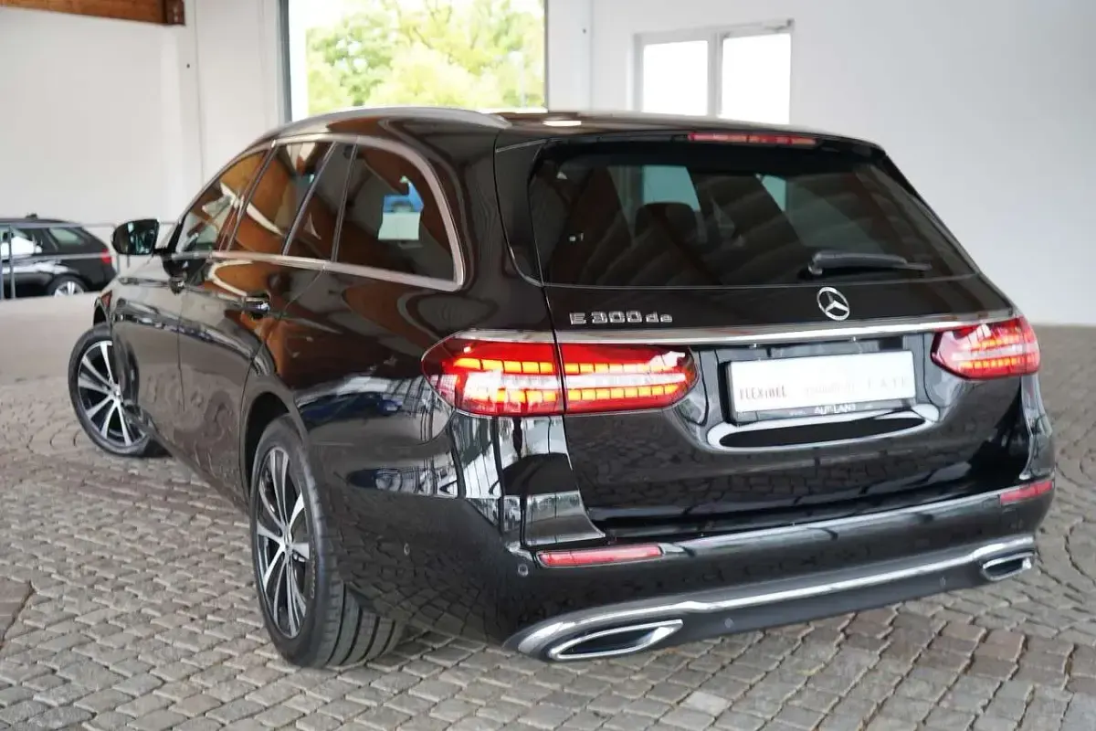 Gebraucht Mercedes E300 306 PS (225 kW) 2021 Schwarz Kombi