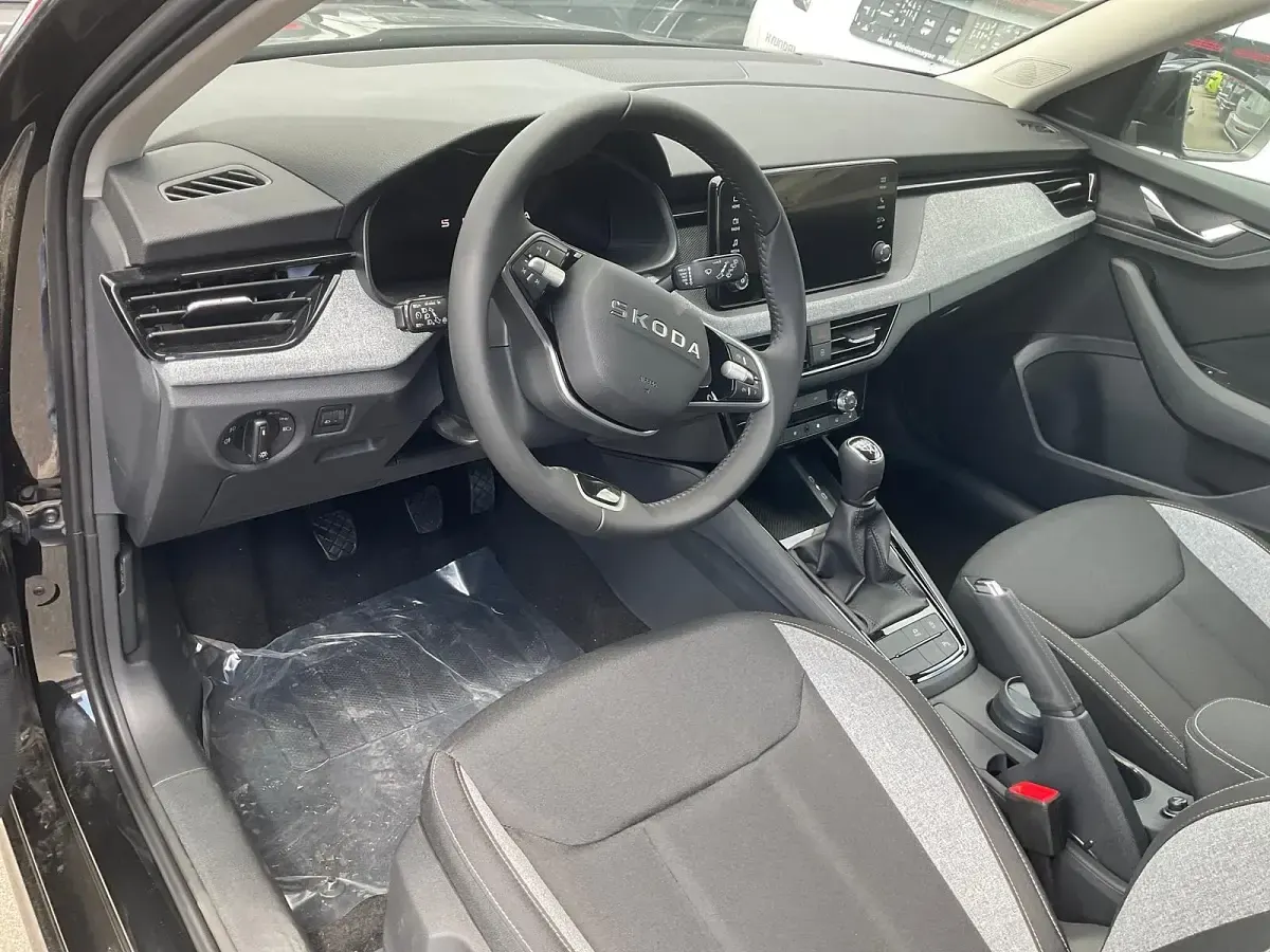 Neu Skoda Kamiq Selection 150 PS (110 kW) 2026 Black magic perleffekt SUV