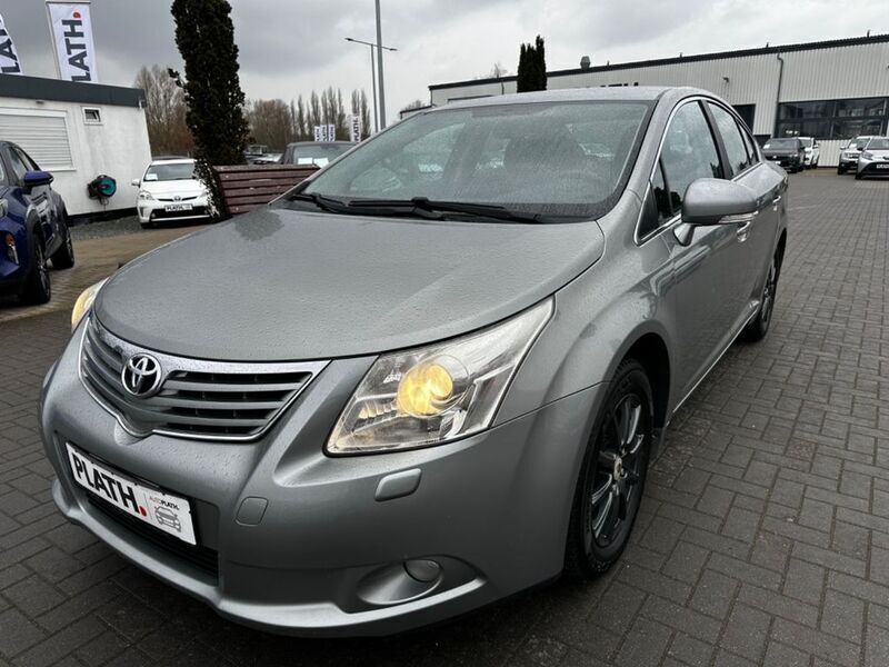 Gebraucht Toyota Avensis Executive 152 PS (111 kW) 2010 Silber Limousine
