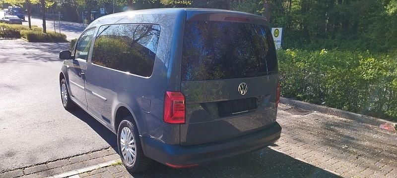 Usata VW Caddy 102 CV (75 kW) 2016 Grigio Monovolume