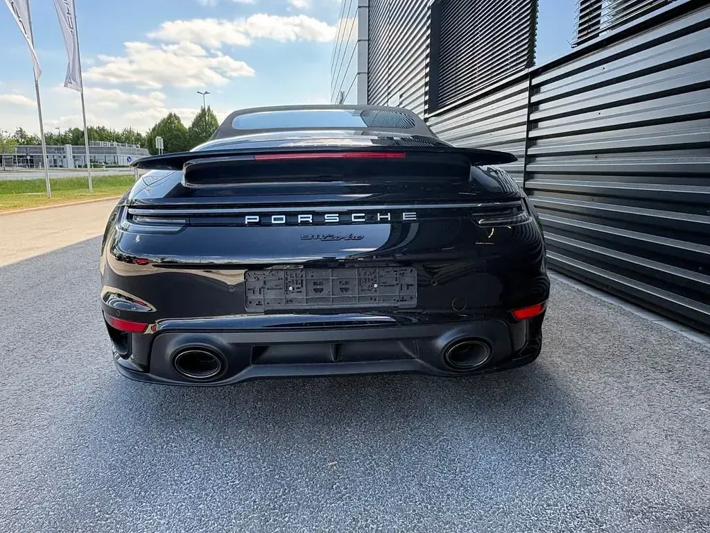 Gebraucht Porsche 992 581 PS (427 kW) 2021 Tiefschwarz Cabrio