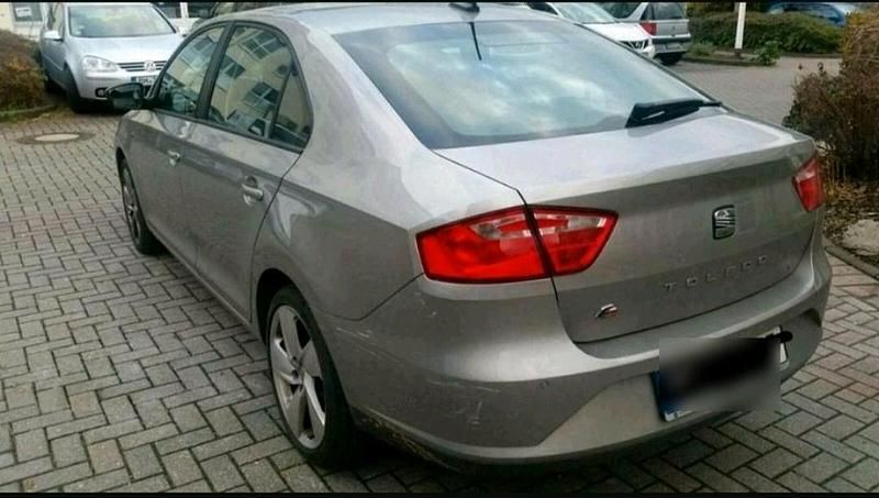 Gebraucht Seat Toledo Ecomotive 105 PS (77 kW) 2013 Andere farben Kleinwagen