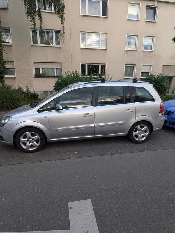 Grau Gebraucht 2006 Opel Zafira Van / Kleinbus | 3.200 € (Fairer Preis) - Bild 1/4