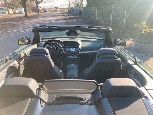 Gebraucht Mercedes E250 204 PS (150 kW) 2014 Schwarz Cabrio