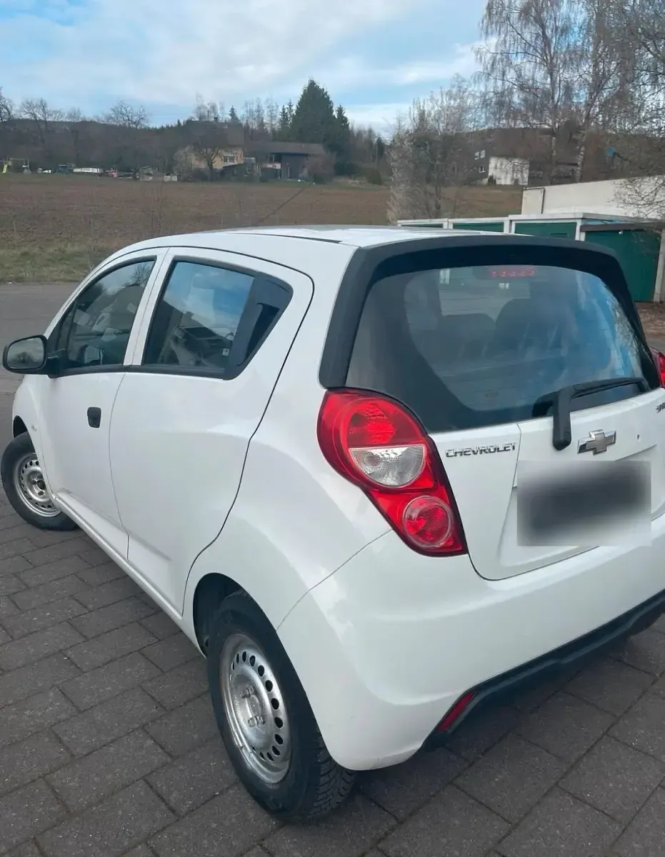 Second-hand Chevrolet Spark 69 CP (50 kW) 2014 Alb Hatchback
