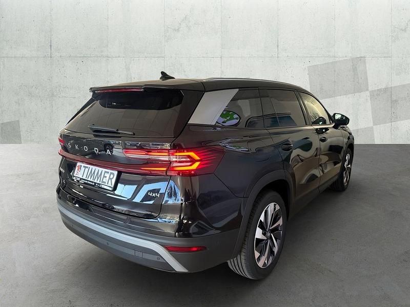 Neu Skoda Kodiaq Sport 193 PS (141 kW) 2025 Schwarzmagic perleffekt SUV