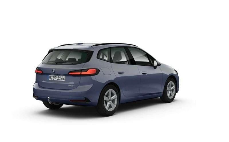 Gebraucht BMW 220 Active Tourer 156 PS (114 kW) 2025 Sparkling kupfergrau metallic Van / Kleinbus
