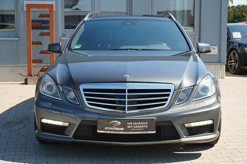 Gebraucht Mercedes E63 AMG AMG 525 PS (386 kW) 2011 Grau Kombi