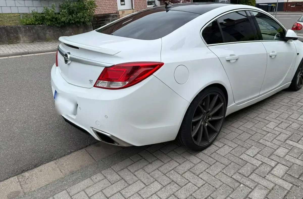 Gebraucht Opel Insignia OPC 325 PS (239 kW) 2009 Weiß Limousine