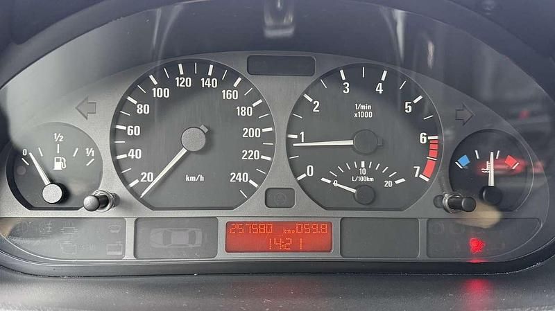 Gebraucht BMW 316 105 PS (77 kW) 2000 Limousine