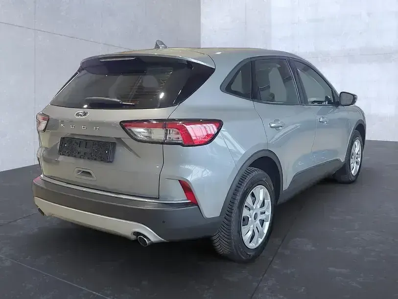 Używany Ford Kuga Cool & Connect 150 KM (110 kW) 2024 Srebrny SUV