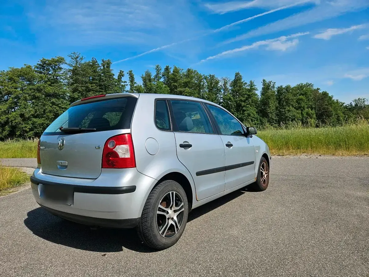 Gebraucht VW Polo 64 PS (47 kW) 2004 Silber Kleinwagen