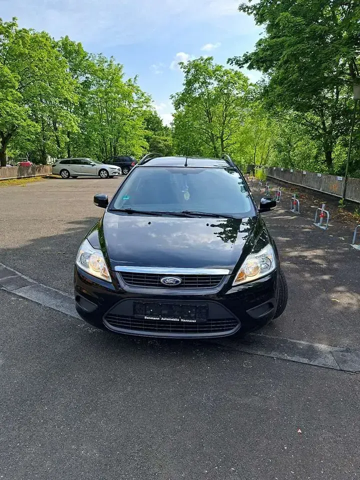 Usado Ford Focus Style 136 CV (100 kW) 2011 Negro Familiar