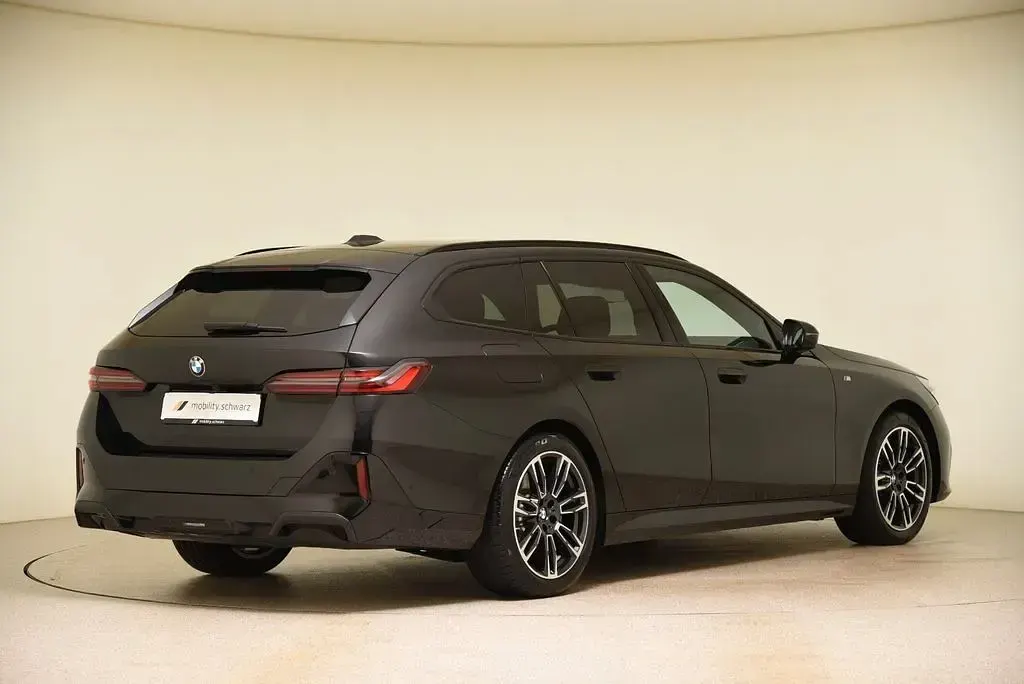 Gebraucht BMW 540 M Sport 286 PS (210 kW) 2025 Schwarz Kombi