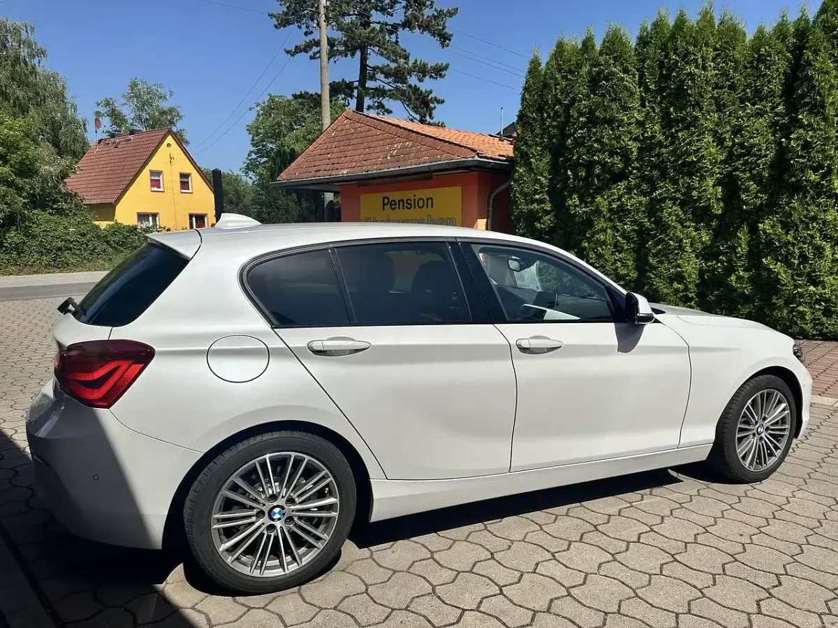 Gebraucht BMW 125 Urban Line 224 PS (164 kW) 2018 Mineralweiss metallic Kleinwagen
