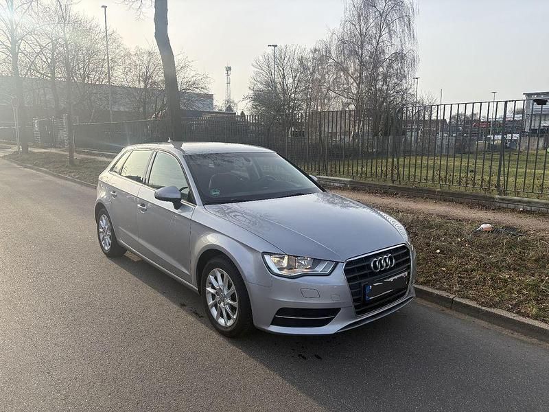 Gebraucht Audi A3 Attraction 150 PS (110 kW) 2014 Silber Limousine