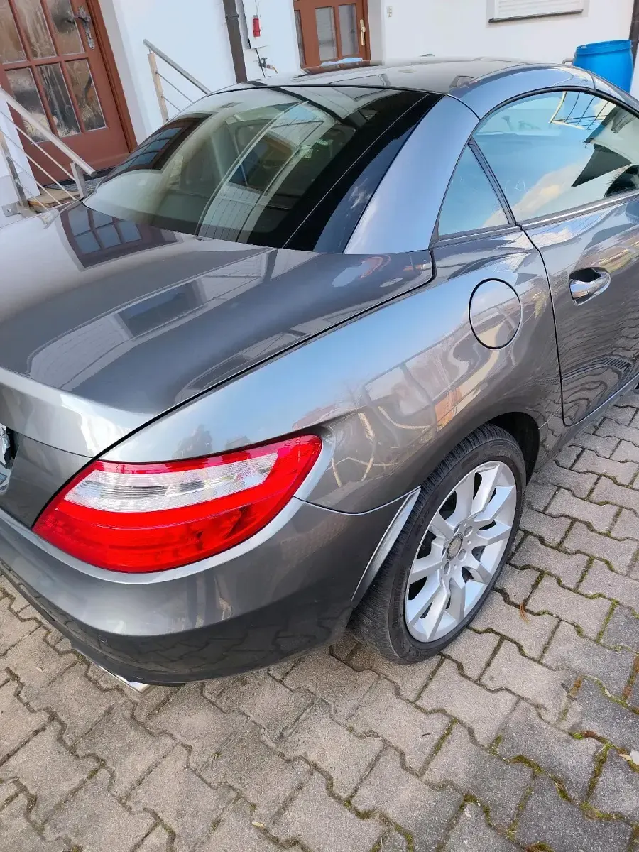 Gebraucht Mercedes SLK200 183 PS (134 kW) 2015 Grau Cabrio