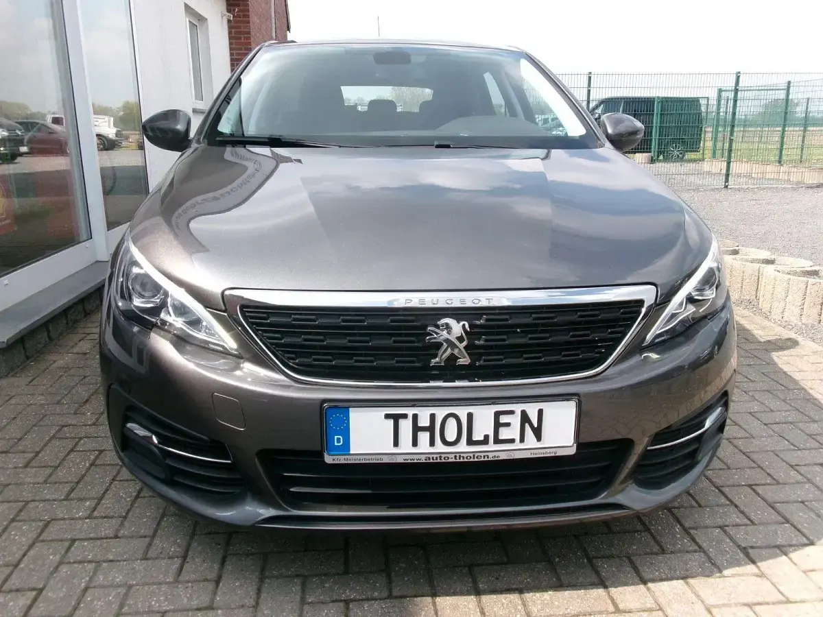 Gebraucht Peugeot 308 SW Active 131 PS (96 kW) 2019 Grau Kombi
