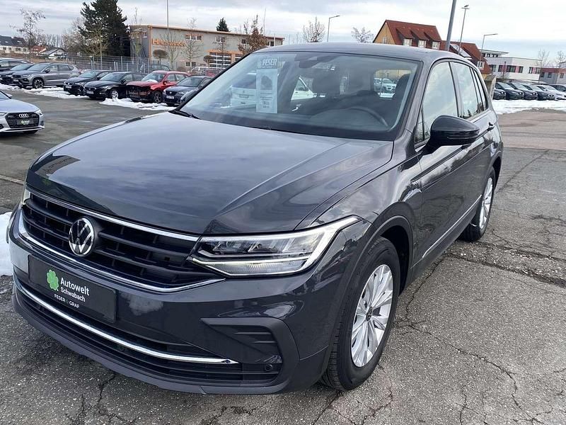 Gebraucht VW Tiguan 131 PS (96 kW) 2022 Uranograu SUV