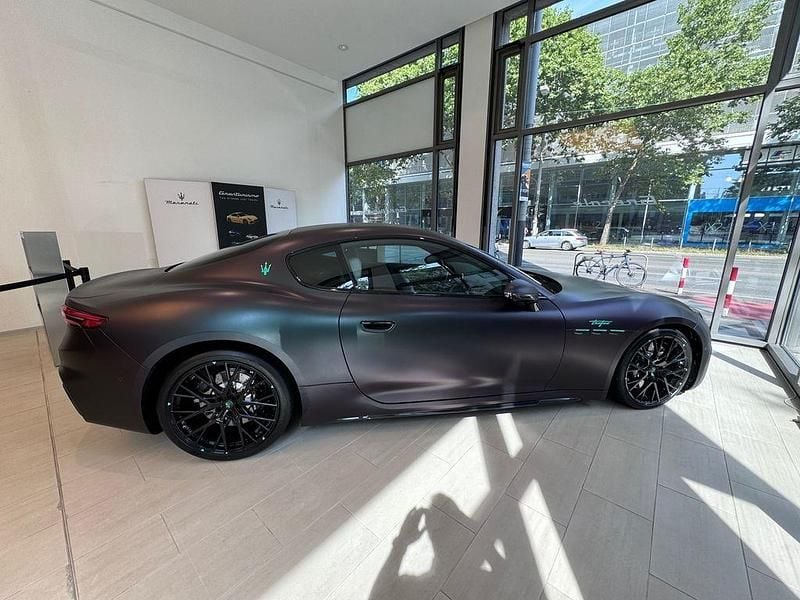 Gebraucht Maserati Granturismo 549 PS (403 kW) 2024 Schwarz Coupé