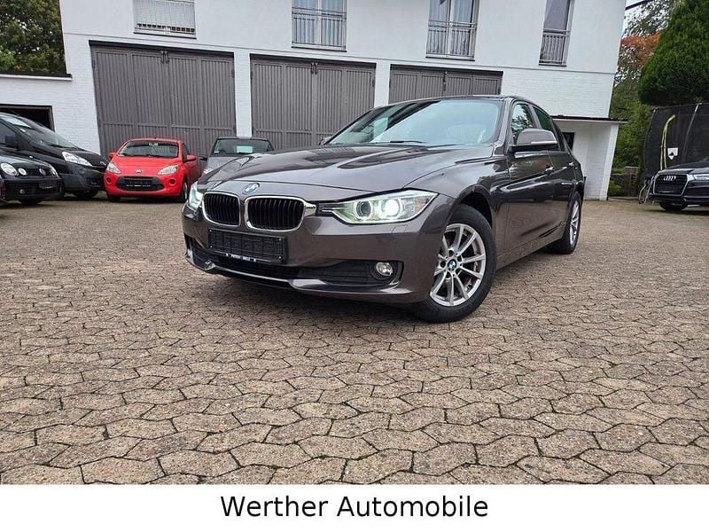 Braun Gebraucht 2012 BMW 316 Limousine | 9.999 € (Fairer Preis) - Bild 1/4