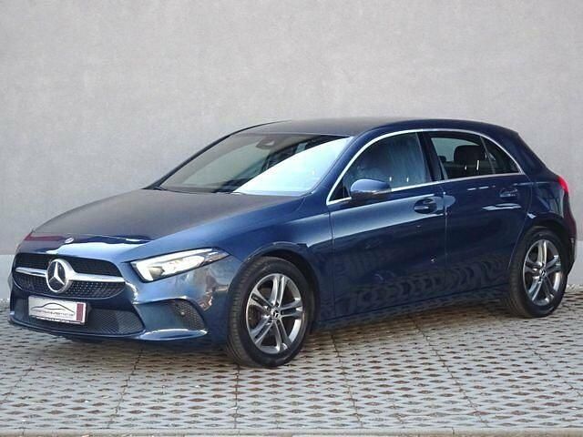 Blau Gebraucht 2019 Mercedes A160 Business Limousine | 17.980 € (Guter Preis) - Bild 1/1