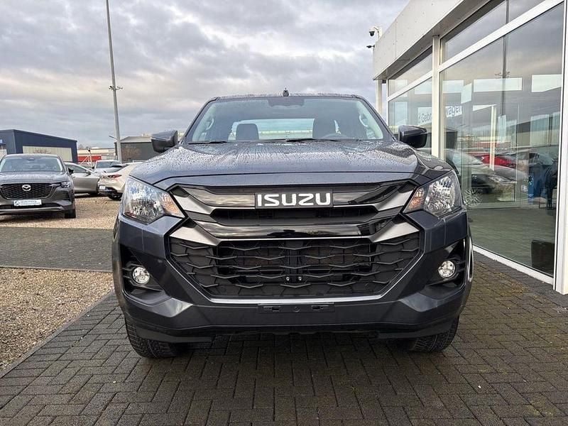 Neu Isuzu D-Max 163 PS (119 kW) 2025 Grau SUV