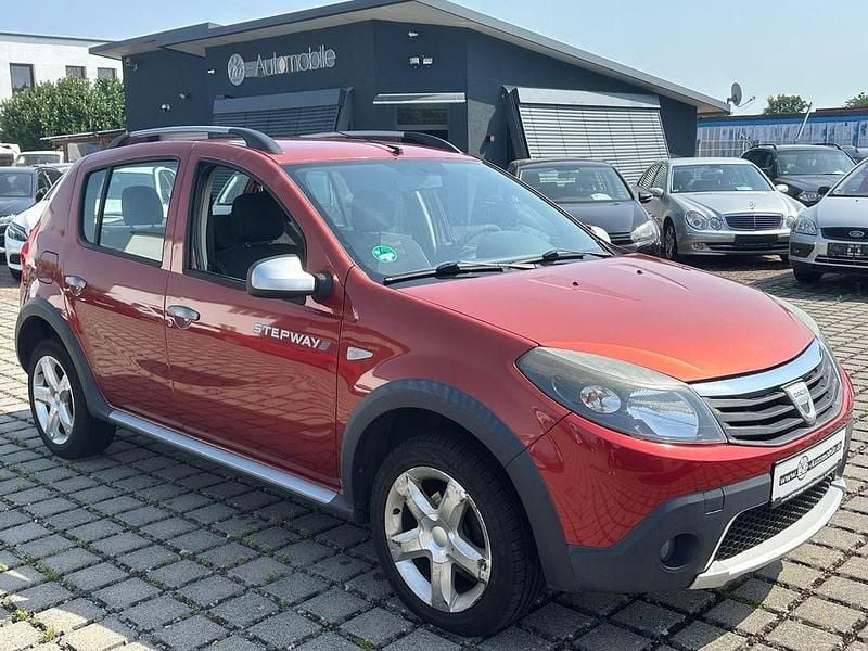 Rot Gebraucht 2009 Dacia Sandero Stepway Kleinwagen | 2.000 € (Superpreis) - Bild 1/4