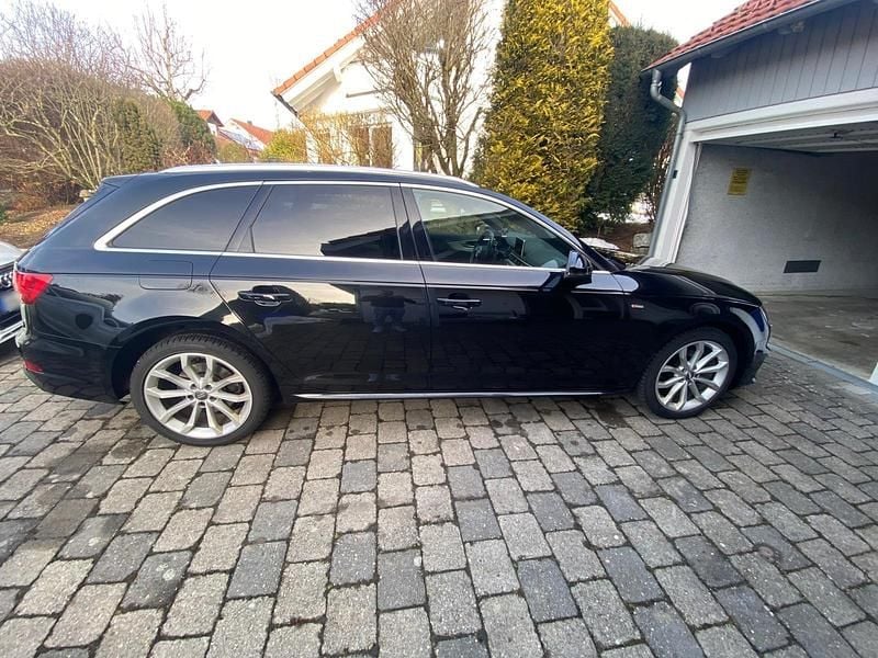 Gebraucht Audi A4 150 PS (110 kW) 2019 Schwarz Kombi