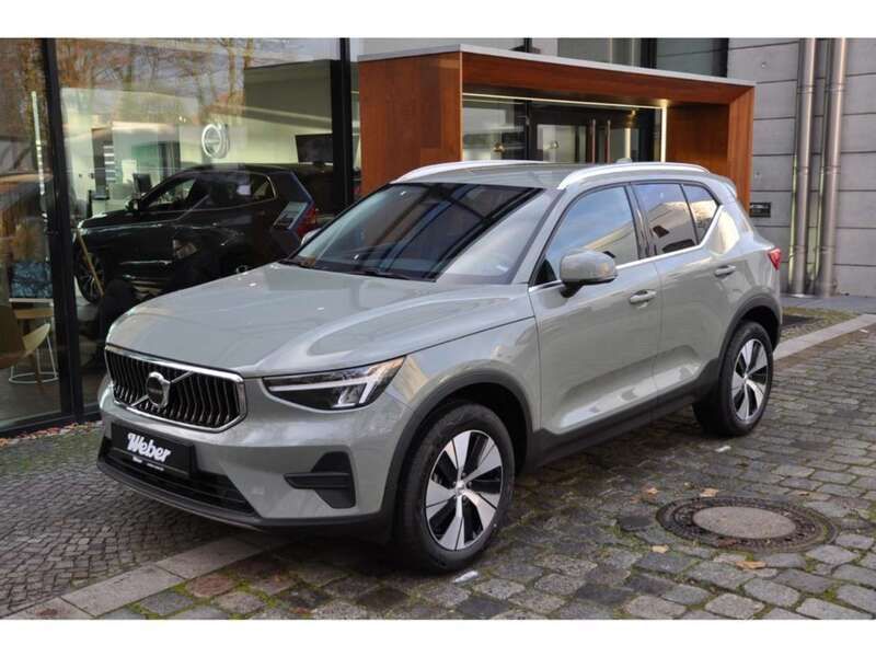 Gebraucht Volvo XC40 Plus 163 PS (119 kW) 2022 Gruen SUV