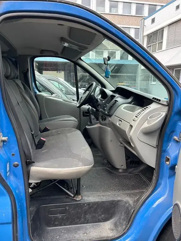 Gebraucht Opel Vivaro 114 PS (83 kW) 2011 Blau Van / Kleinbus