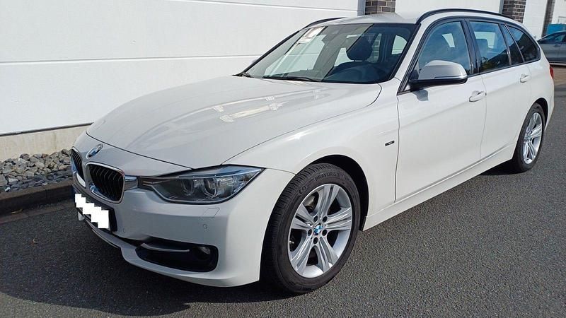 Gebraucht BMW 318 Sport Line 143 PS (105 kW) 2015 Weiß Kombi