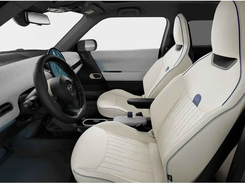 Gebraucht Mini Cooper Favoured 135 kW (184 PS) 2025 Silber Kleinwagen
