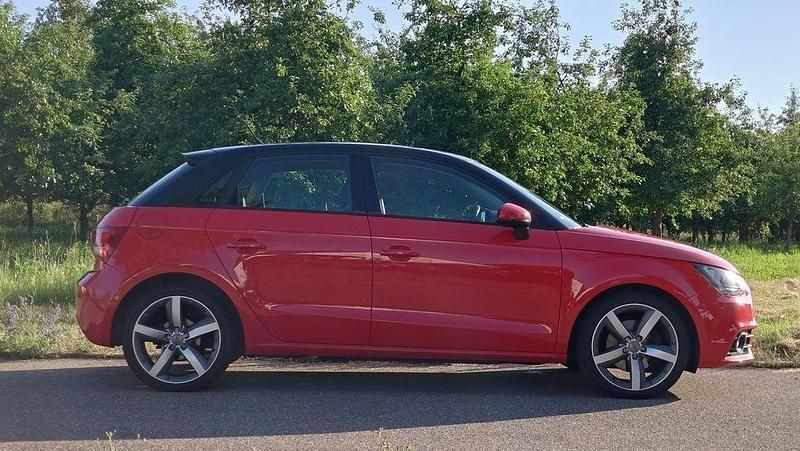 Rot Gebraucht 2013 Audi A1 Sportback Ambition Kleinwagen | 9.599 € (Fairer Preis) - Bild 1/4