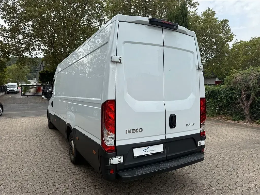 Gebraucht Iveco Daily 155 PS (114 kW) 2022 Weiß Van / Kleinbus