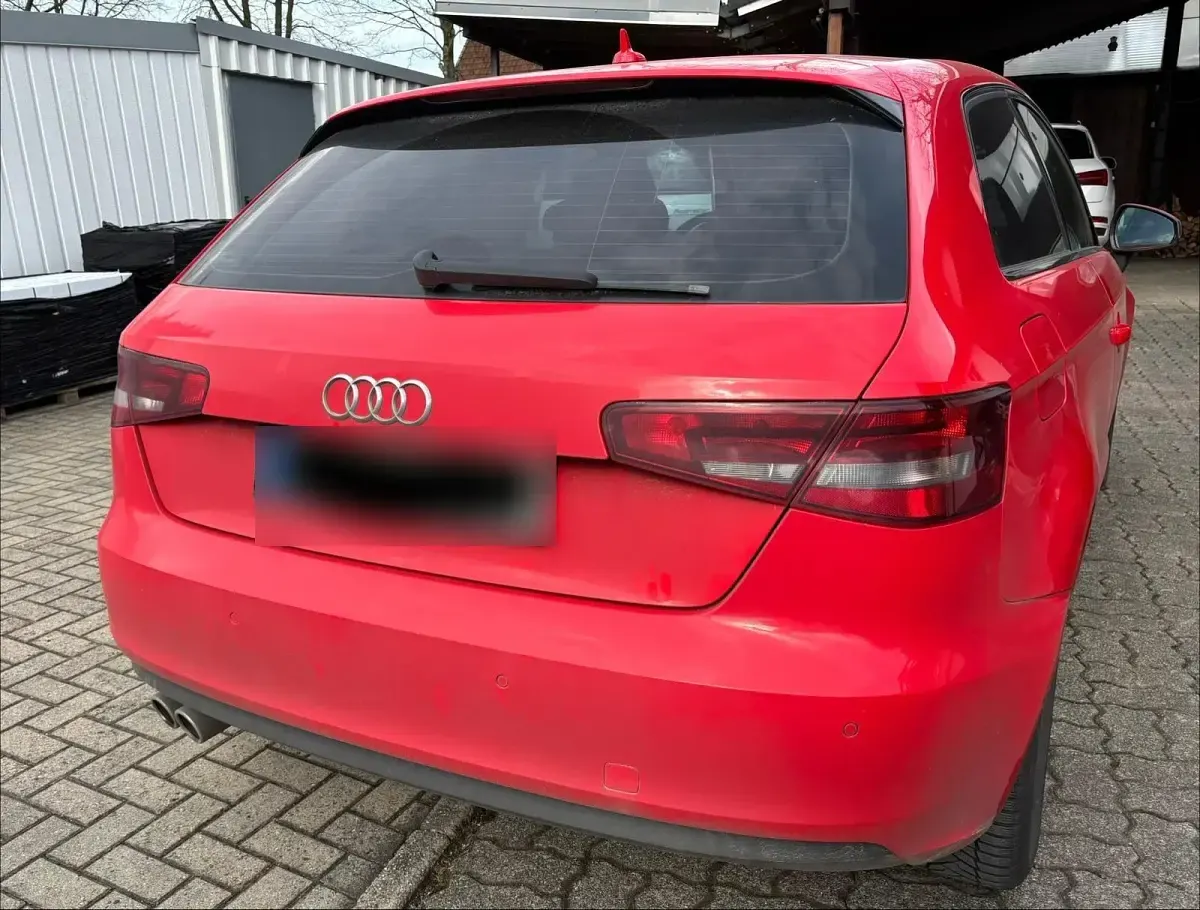 Gebraucht Audi A3 150 PS (110 kW) 2015 Rot Limousine