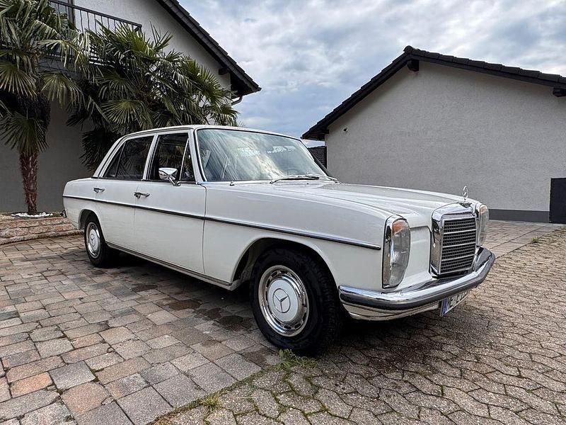 Gebraucht Mercedes W115 54 PS (39 kW) 1970 Weiß Limousine