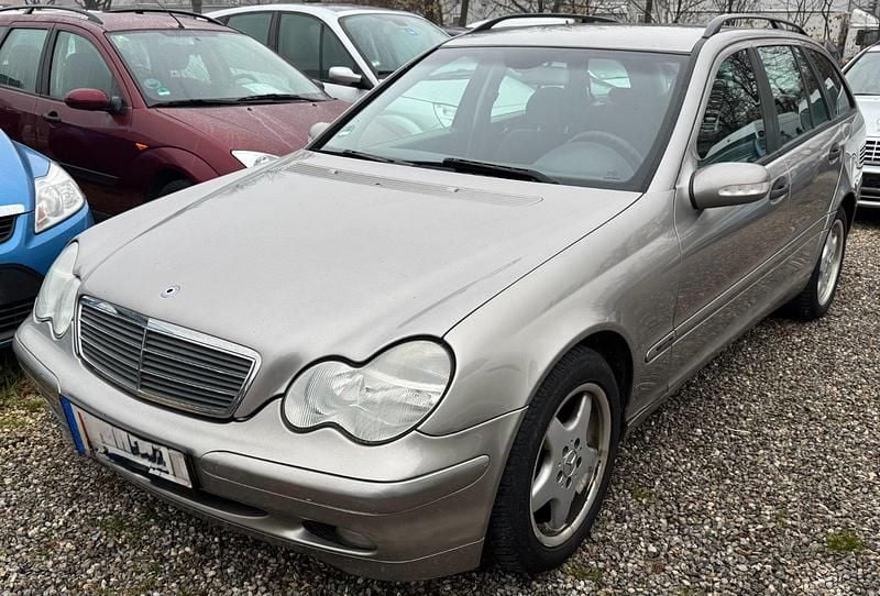 Gebraucht Mercedes C180 143 PS (105 kW) 2003 Silber Kombi