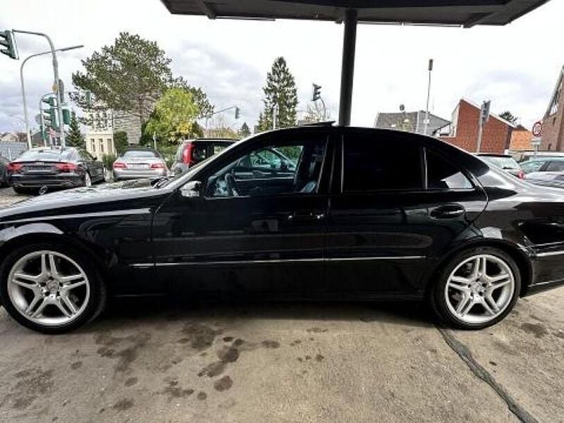 Gebraucht Mercedes E500 AMG 306 PS (225 kW) 2003 Schwarz Limousine