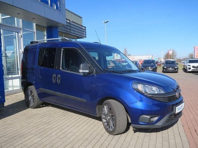 Gebraucht Fiat Doblò 140 PS (102 kW) 2022 Blau Van / Kleinbus
