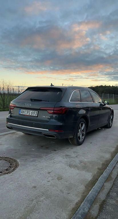 Second-hand Audi A4 Ambiente 150 CP (110 kW) 2019 Gri Break