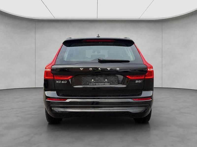 Gebraucht Volvo XC60 Core 250 PS (183 kW) 2024 Schwarz SUV